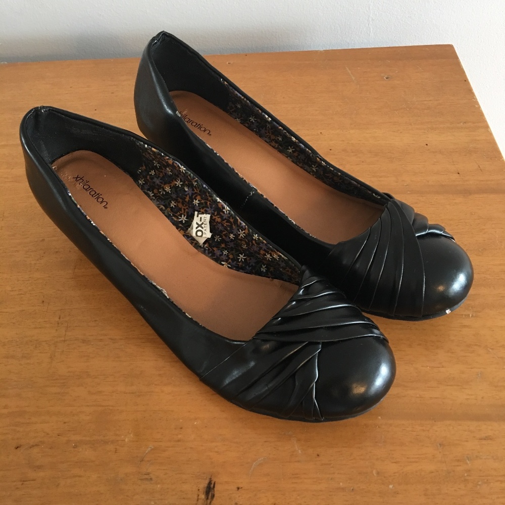 Xhilaration Black Round-Toe Small Wedges | Size 11